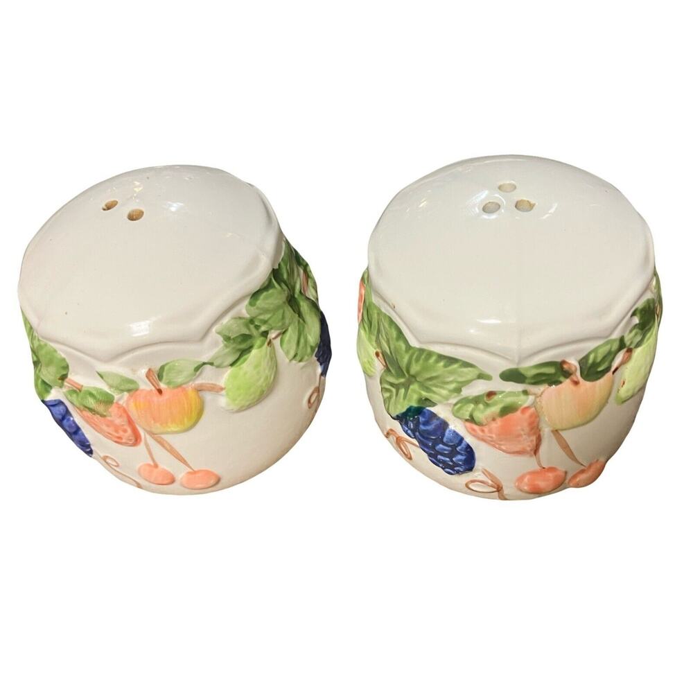 Embossed Fruit Salt & Pepper Shakers Hand-Painted 3" Grapes VTG Retro Ceramic